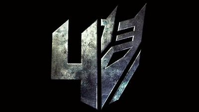 bild aus der news "Transformers 4": Neues Setbild zeigt zerstörerisches Roboter-Chaos und Michael Bay mittendrin