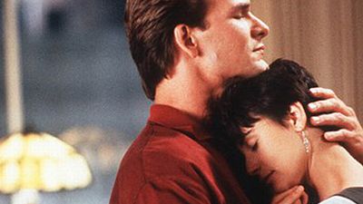 bild aus der news "I Am Legend"-Produzent Akiva Goldsman plant Serie zur Patrick-Swayze-Romanze "Ghost - Nachricht von Sam"