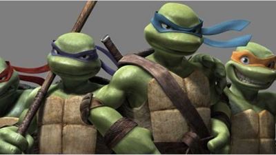 Kette, Schal und ein um die Hüfte geschwungener Pullover: So sehen Michael Bays "Turtles" aus