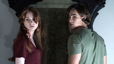 bild aus der news Horror im Doppelpack: Zwei Ausschnitte aus den Grusel-Thrillern "Oculus" und "Alien Abduction" lassen das Blut gefrieren