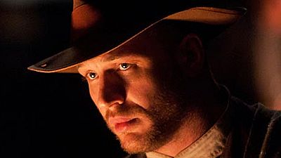 bild aus der news "Legend": Erstes Bild von Tom Hardy in seiner Doppelrolle als kriminelles Geschwister-Paar