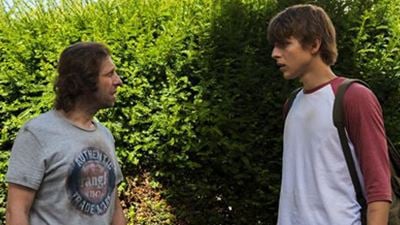 "Doktorspiele": Im ersten Trailer zur deutschen Komödie hat Andi (Merlin Rose) Probleme mit seinem besten Stück