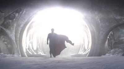 "Batman v Superman: Dawn of Justice": Erstes Szenenbild von Henry Cavill im Superman-Kostüm