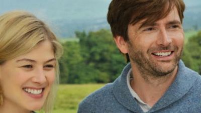 "Ein Schotte macht noch keinen Sommer": Neuer Trailer zur Highlands-Komödie mit Rosamund Pike