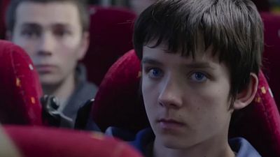 bild aus der news "Hugo Cabret"-Star Asa Butterfield als Mathe-Ausnahmetalent im ersten Trailer zum Drama "X+Y" mit Sally Hawkins und Rafe Spall