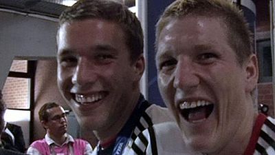 bild aus der news Fußballstar Lukas Podolski neben Christian Ulmen in Bestseller-Adaption "Macho Man"