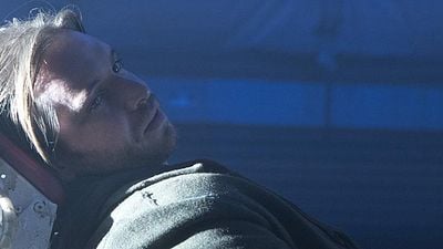 bild aus der news "12 Monkeys": Im neuen Trailer zur Serienadaption des Kultfilms soll Aaron Stanford die Vergangenheit verändern