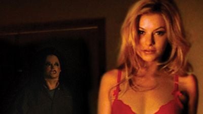 Zuerst nackte Haut, dann blanker Horror im ersten Trailer zu "Girlhouse"