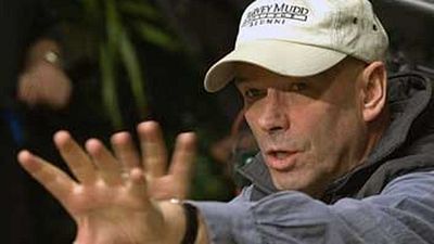 bild aus der news Bestätigt: "Casino Royale"-Regisseur Martin Campbell führt Regie beim Spionage-Thriller "Hunter Killer"