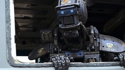 bild aus der news Neuer Trailer zu "Chappie": Hugh Jackman vs. liebenswerter Roboter