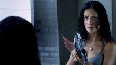 Girls with Guns: Salma Hayek als mörderischer Vamp im neuen Trailer zu "Everly"