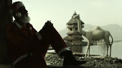 bild aus der news Abgefahren! Aliens, der Weihnachtsmann und Nazis im Trailer zu "Crumbs"