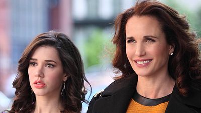 bild aus der news Eine High-School-Schülerin entert die Modewelt: Start von "Jane by Design" mit Andie MacDowell auf dem Disney Channel