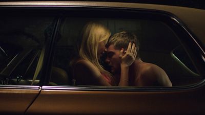 "It Follows": Im ersten deutschen Trailer zum Indie-Horror erlebt Maika Monroe ein Sex-Date mit grauenhaften Folgen