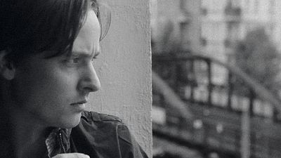 bild aus der news "The Same Sky": Tom Schilling übernimmt Hauptrolle in Stasi-Agenten-Thriller-Serie von "Der Untergang"-Regisseur Oliver Hirschbiegel