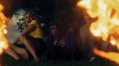bild aus der news Teleportiert in einen Slasher-Film: Erster Trailer zur Horror-Komödie "The Final Girls"