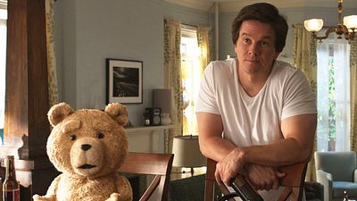 bild aus der news Video: Mark Wahlberg entschuldigt sich beim Papst für "Ted"