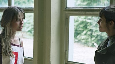 bild aus der news "High Life": Mia Goth an der Seite von Robert Pattinson in Claire Denis' Sci-Fi-Drama