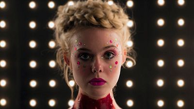 bild aus der news "The Neon Demon": Im Trailer zum neuen Film von Nicolas Winding Refn ("Drive") lebt Elle Fanning den Model-Albtraum