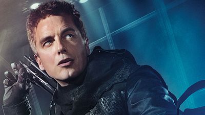 bild aus der news "Arrow", "The Flash" und "Legends Of Tomorrow": John Barrowman nun mit größerer Rolle in allen Serien