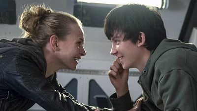 bild aus der news "Den Sternen so nah": Ein Marsianer verliebt sich im ersten deutschen Trailer zur Sci-Fi-Romanze in ein Erdenmädchen