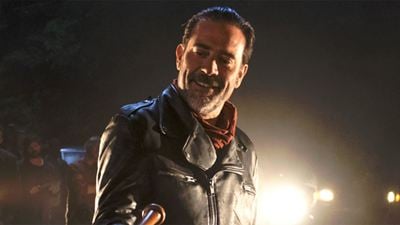 Aufgefallen? Negans Opfer verabschiedet sich mit rührender Geste im Auftakt der siebten "The Walking Dead"-Staffel