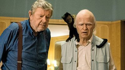 bild aus der news Allan Karlsson auf der Flucht: Langer Trailer zu "Der Hunderteinjährige, der die Rechnung nicht bezahlte und verschwand"