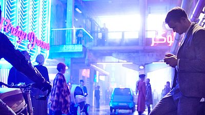 bild aus der news "Mute": Die ersten Bilder zum neuen Sci-Fi-Film von "Moon"-Regisseur Duncan Jones erinnern an "Blade Runner"