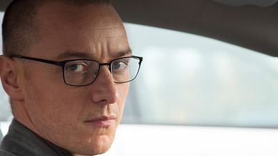 bild aus der news "Was ist das denn?": Im exklusiven Featurette zu "Split" schildert James McAvoy seine Eindrücke vom Drehbuch