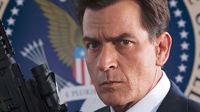 bild aus der news "Ein talentloser Haufen Scheiße": Charlie Sheen teilt mal wieder gegen "Two And A Half Men"-Schöpfer Chuck Lorre aus