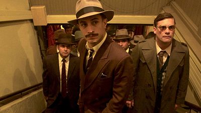 bild aus der news "Neruda": Deutscher Trailer zu Pablo Larraíns Biopic mit "Mozart In The Jungle"-Star Gael García Bernal