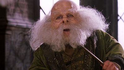 bild aus der news Magische Verjüngungskur? Darum sieht Professor Flitwick in den späteren "Harry Potter"-Filmen auf einmal ganz anders aus