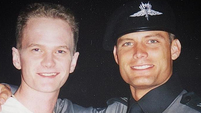 bild aus der news 20 Jahre "Starship Troopers": Casper Van Dien postet private Setfotos mit Denise Richards, Neil Patrick Harris und Co.