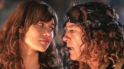 bild aus der news "Gun Shy": Antonio Banderas als Larger-Than-Life-Rockstar auf Rettungsmission im abgedrehten Trailer zur Actionkomödie