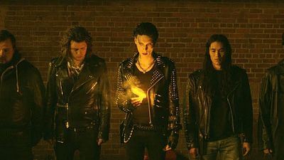bild aus der news Highway to Hell: Im neuen Trailer zum Rock'n'Roll-Horror "American Satan" lässt sich eine Rockand mit dem Teufel ein