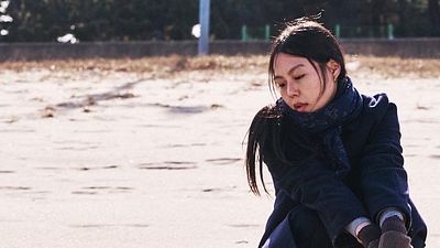 bild aus der news Wir vergeben die Höchstwertung: Erster Trailer zum 5-Sterne-Drama "On The Beach At Night Alone"