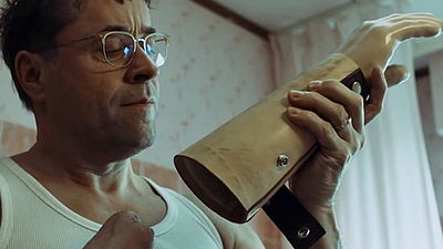 bild aus der news Von den "4 Blocks"-Produzenten: Erster Trailer zur Comedy-Serie "Arthurs Gesetz" mit Jan Josef Liefers