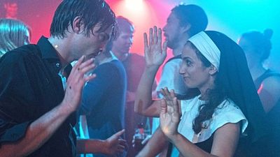 bild aus der news Nach dem gleichnamigen Erfolgsroman: Erster Trailer zu Jakob Lass‘ Kiezclub-Abbruchparty "So was von da"