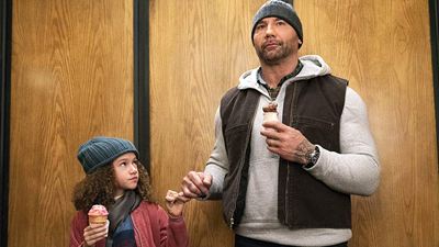 Im Trailer zur Agenten-Komödie "My Spy" wird Dave Bautista von einer 9-Jährigen in den Schatten gestellt