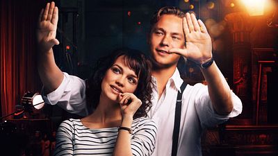 bild aus der news Hat das Zeug zum Hit: Erster Trailer zur epischen Romanze "Traumfabrik" mit Emilia Schüle