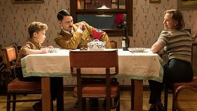 bild aus der news Mit "Thor 4"-Macher Taika Waititi als Hitler: Erster Trailer zu "Jojo Rabbit"