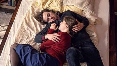 bild aus der news Im Trailer zur Roman-Verfilmung "Zwischen uns die Mauer" überwindet die Liebe Grenzen