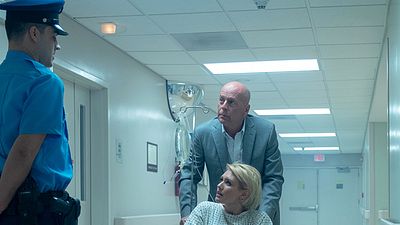 bild aus der news Trailer zu "Trauma Center": Bruce Willis beschützt eine Frau im Fadenkreuz