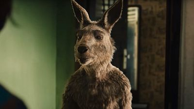 bild aus der news "Die Känguru-Chroniken": Im Trailer zur Bestseller-Verfilmung geht der Kapitalismus kaputt