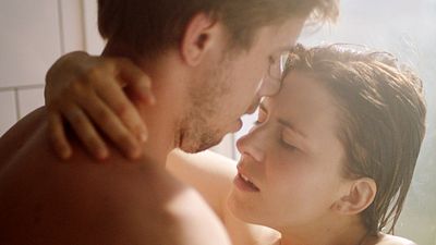 bild aus der news Deutscher Trailer zum Erotik-Drama "Verlangen": Eine Frau verliert die Kontrolle über ihr Doppelleben