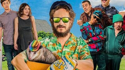 Penis-Bong und "Jackass"-Star: Im Trailer zu "Guest House" herrscht Party-Wahnsinn