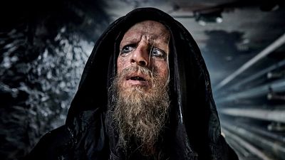 bild aus der news Was steckt wirklich hinter dem Horror in "Hausen"? Der Regisseur erklärt uns das Ende