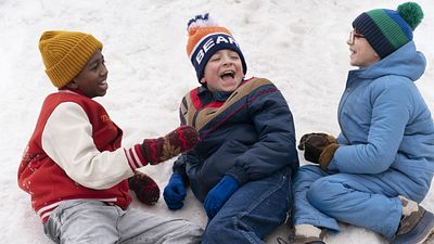 bild aus der news Retro-Weihnachtsfilm mit "How I Met Your Mother"-Star: Deutscher Trailer zu "Weihnachtsjagd: Das Fest der Spiele"