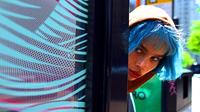 bild aus der news Deutscher Trailer zum Psycho-Thriller "Kimi" mit "The Batman"-Star Zoe Kravitz: Jeder deiner Schritte wird beobachtet!