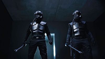 bild aus der news "Scream"-Star als böser Wissenschaftler im Sci-Fi-Knast: Deutscher Trailer zum Action-Thriller "2099"